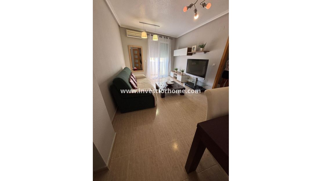 Sale - Apartment - Torrevieja - Centro