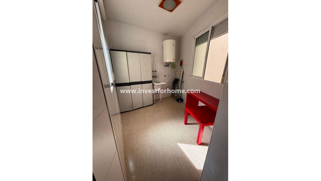 Sale - Apartment - Torrevieja - Centro