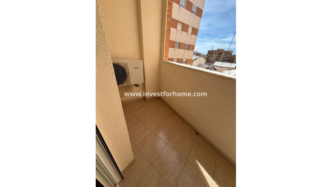 Sale - Apartment - Torrevieja - Centro