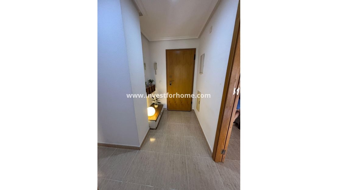 Sale - Apartment - Torrevieja - Centro