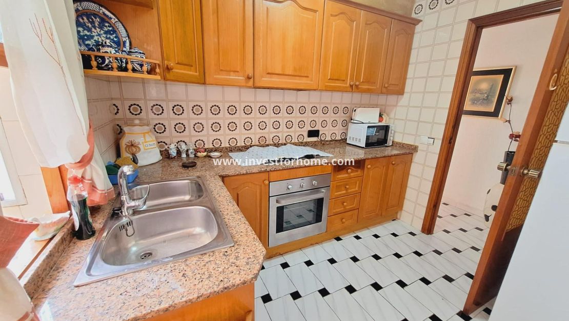 Sale - Apartment - Torrevieja - Centro