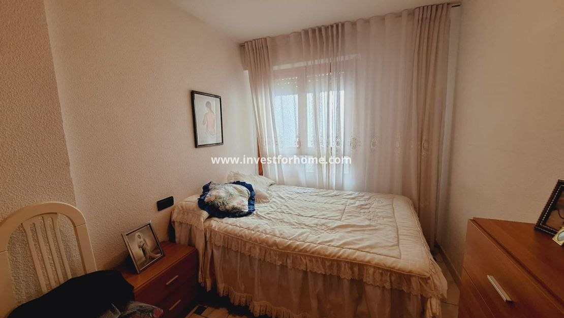 Sale - Apartment - Torrevieja - Centro