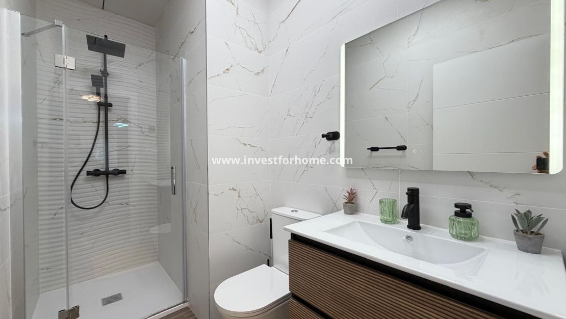 Sale - Apartment - Torrevieja - Centro