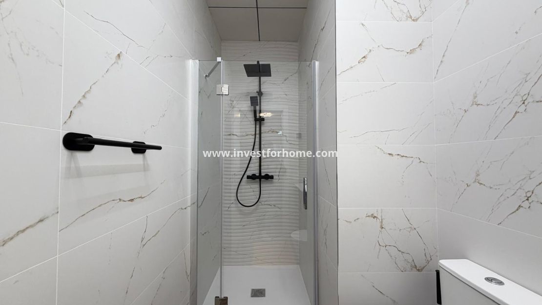 Sale - Apartment - Torrevieja - Centro