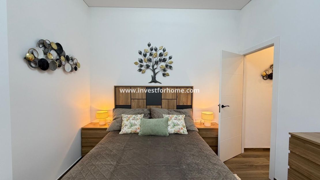 Sale - Apartment - Torrevieja - Centro