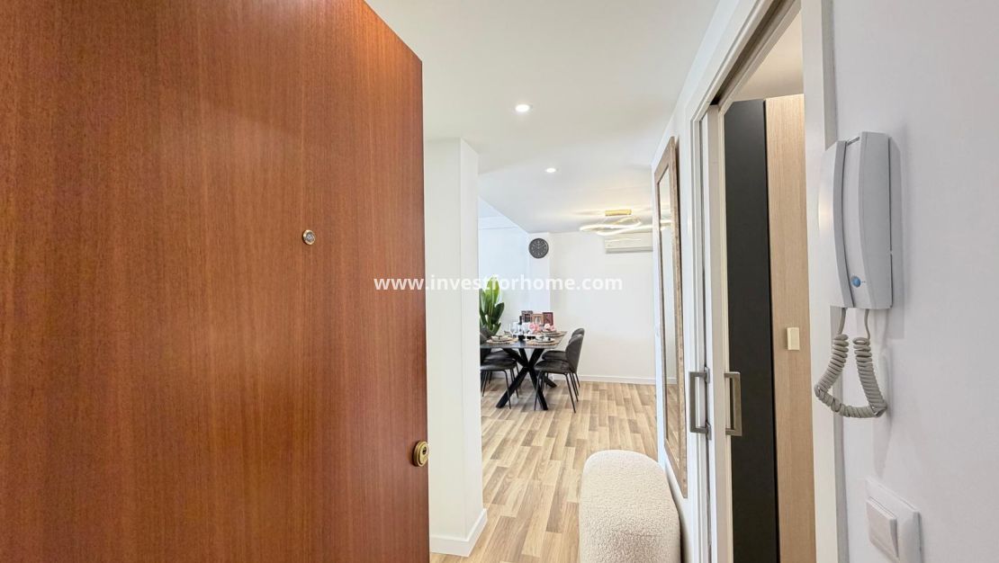 Sale - Apartment - Torrevieja - Centro