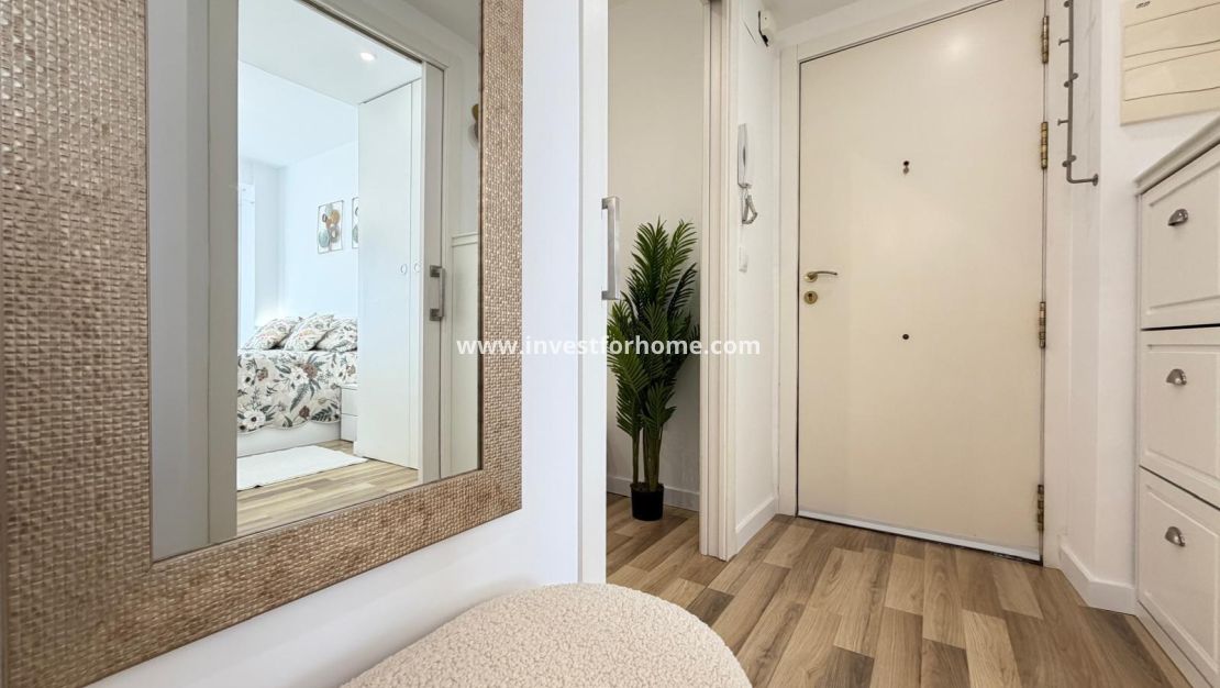 Sale - Apartment - Torrevieja - Centro
