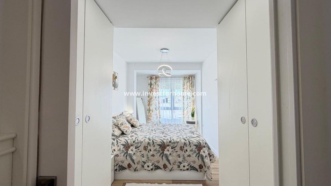 Sale - Apartment - Torrevieja - Centro
