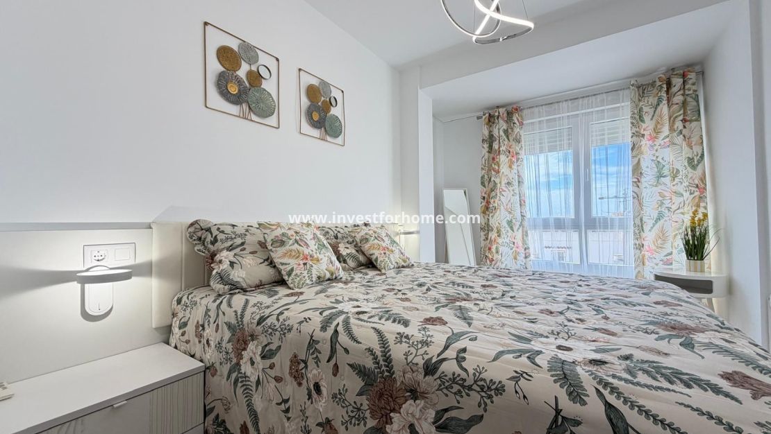 Sale - Apartment - Torrevieja - Centro