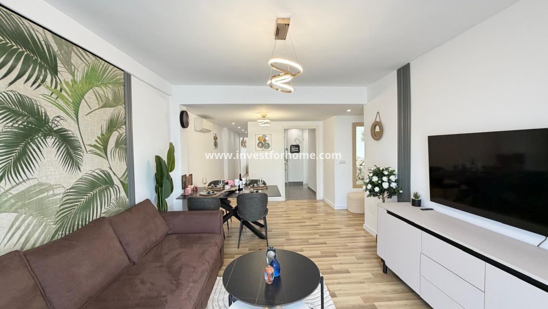 Sale - Apartment - Torrevieja - Centro