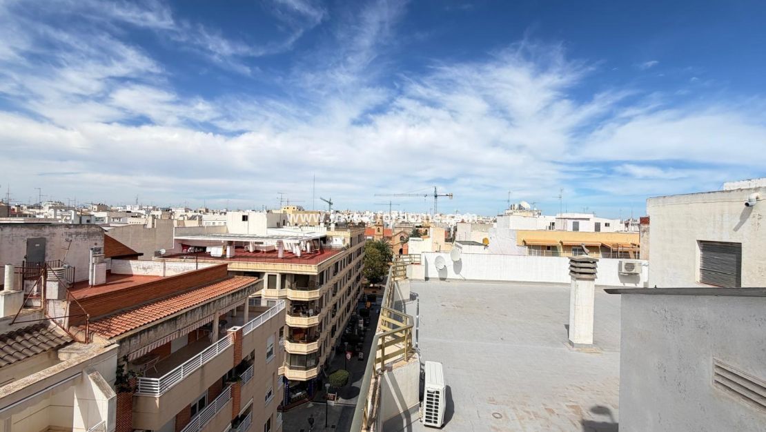Sale - Apartment - Torrevieja - Centro