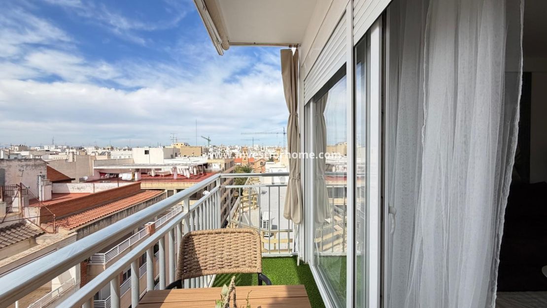 Sale - Apartment - Torrevieja - Centro