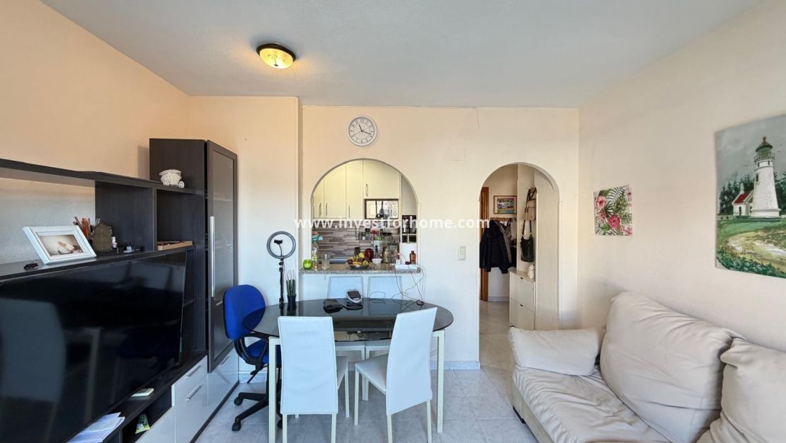 Sale - Apartment - Torrevieja - Centro