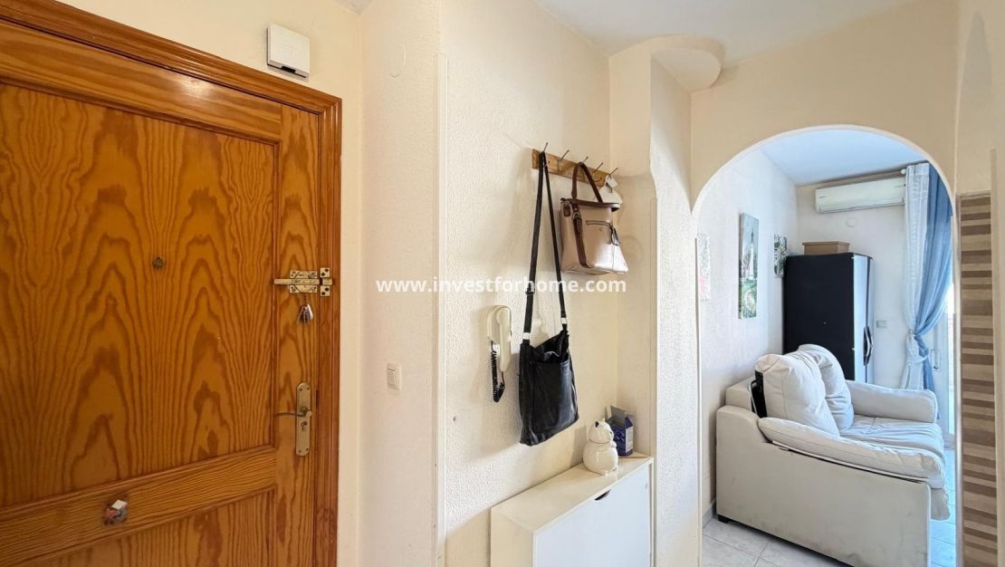Sale - Apartment - Torrevieja - Centro