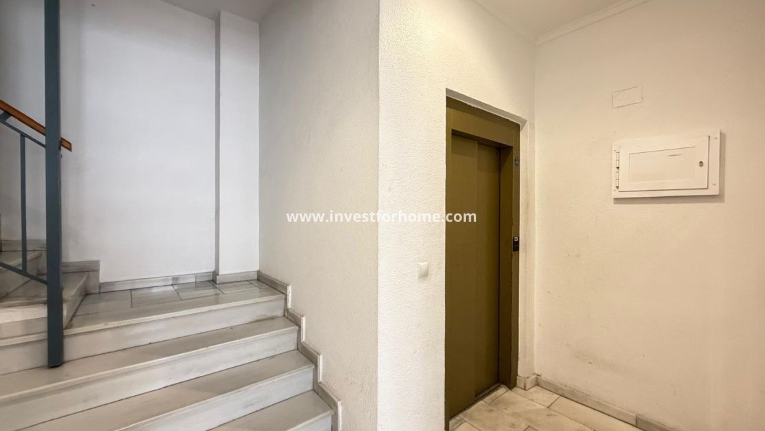 Sale - Apartment - Torrevieja - Centro