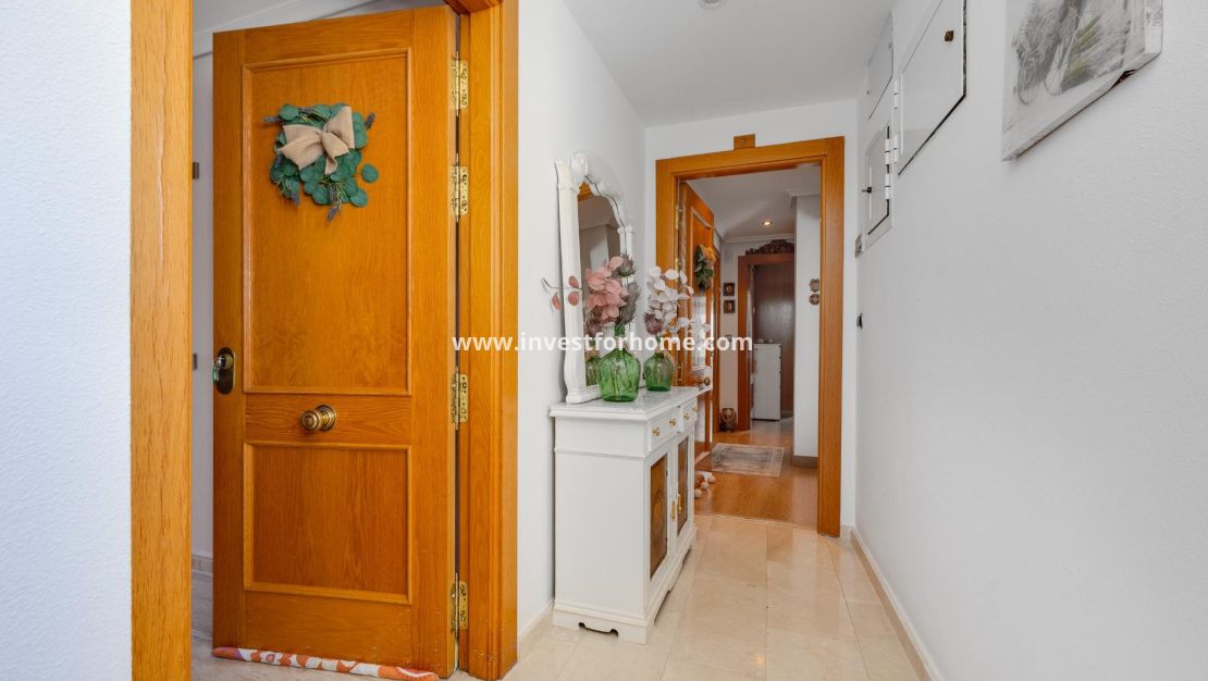 Sale - Apartment - Torrevieja - Centro