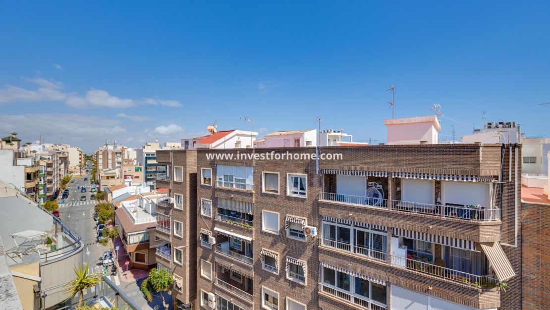 Sale - Apartment - Torrevieja - Centro