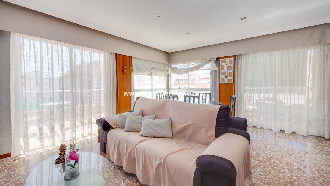 Sale - Apartment - Torrevieja - Centro