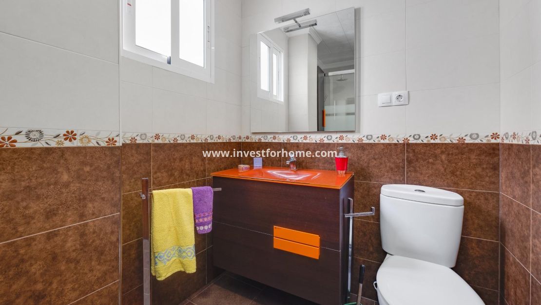 Sale - Apartment - Torrevieja - Centro