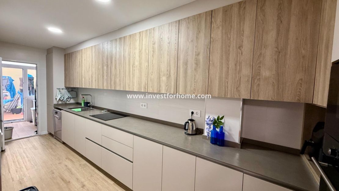 Sale - Apartment - Torrevieja - Centro