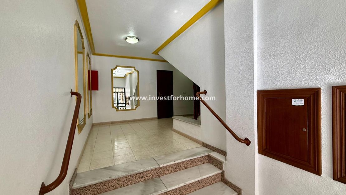 Sale - Apartment - Torrevieja - Centro
