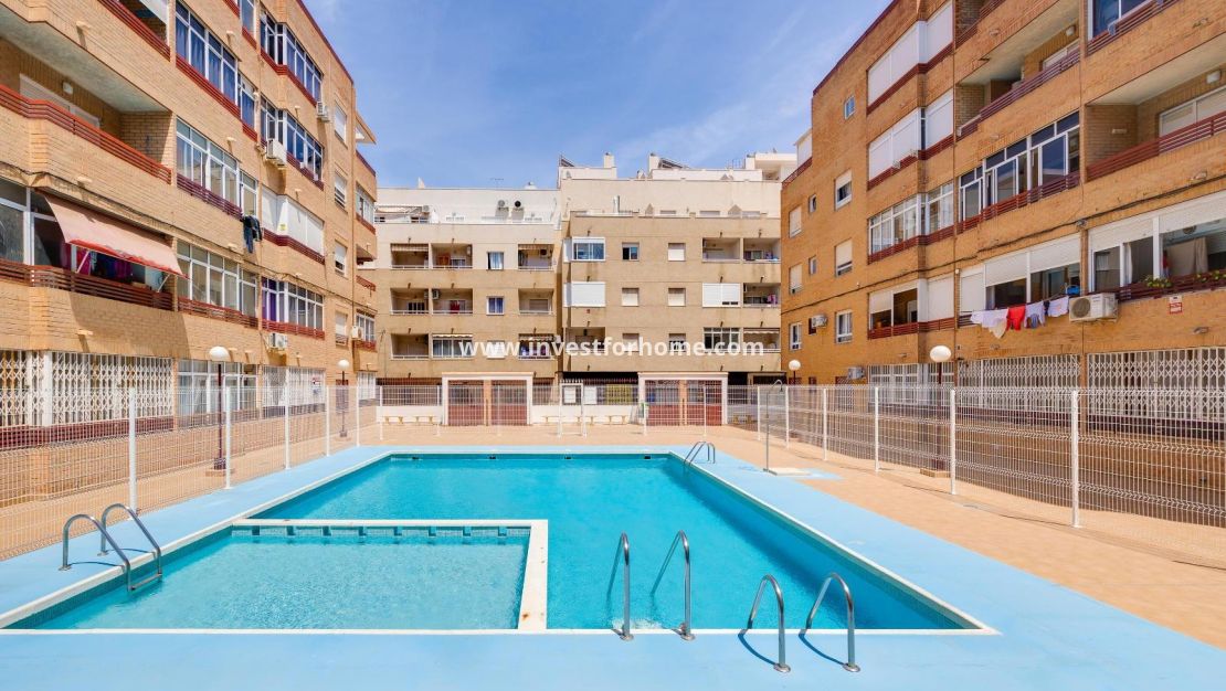 Sale - Apartment - Torrevieja - Centro