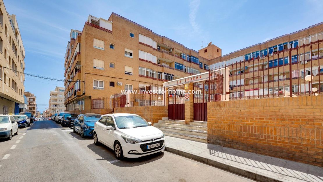 Sale - Apartment - Torrevieja - Centro