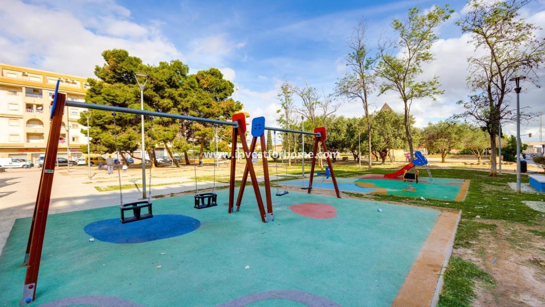 Sale - Apartment - Torrevieja - Centro