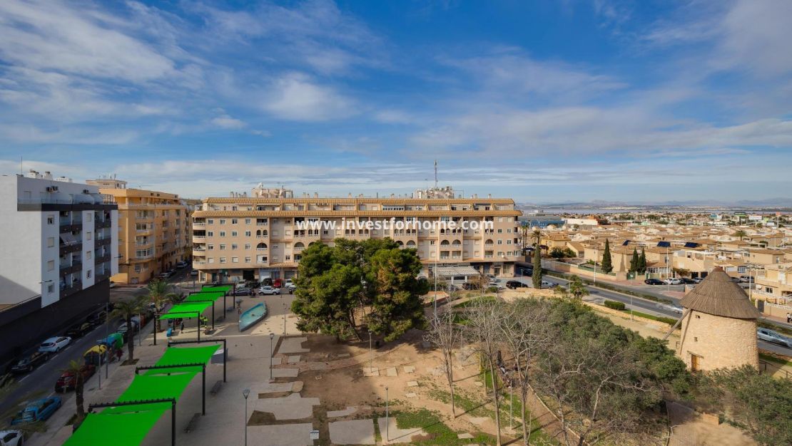 Sale - Apartment - Torrevieja - Centro