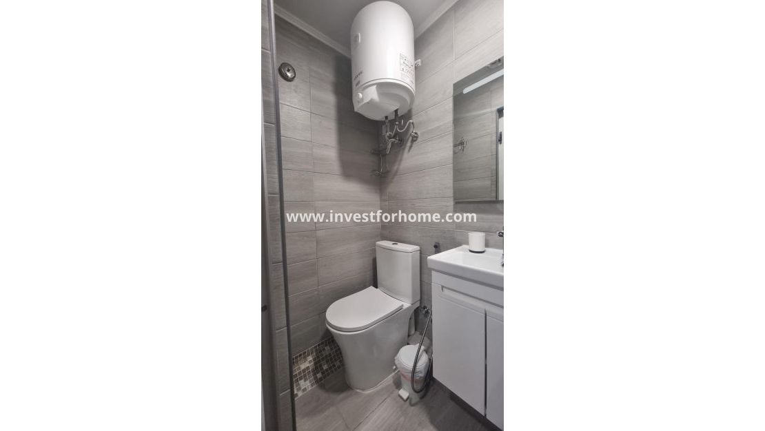 Sale - Apartment - Torrevieja - Centro