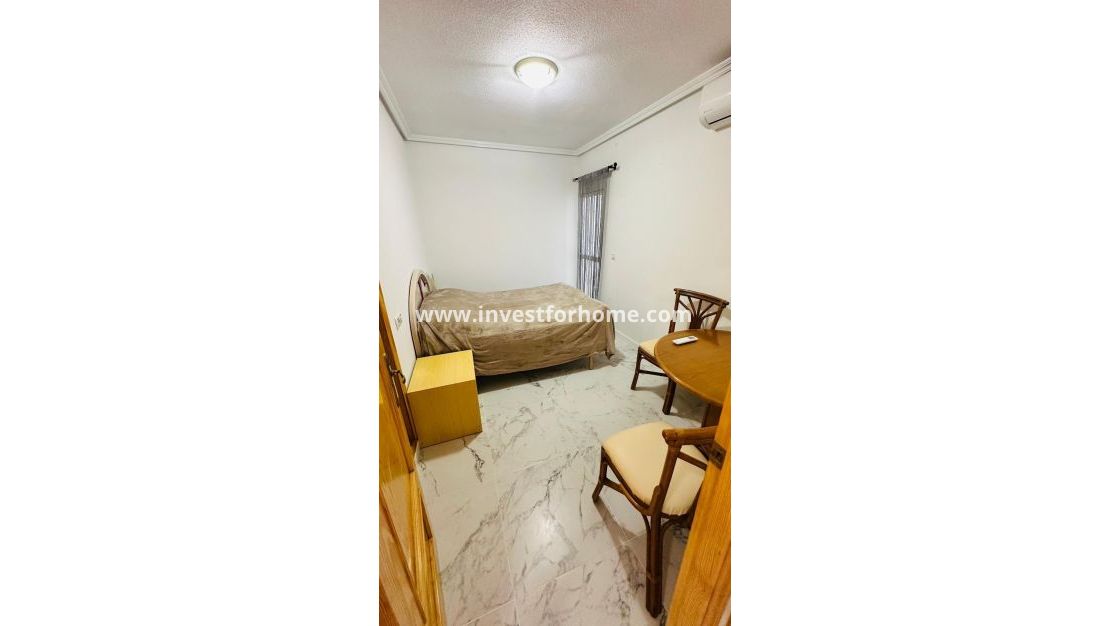 Sale - Apartment - Torrevieja - Centro