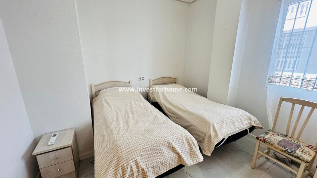 Sale - Apartment - Torrevieja - Centro