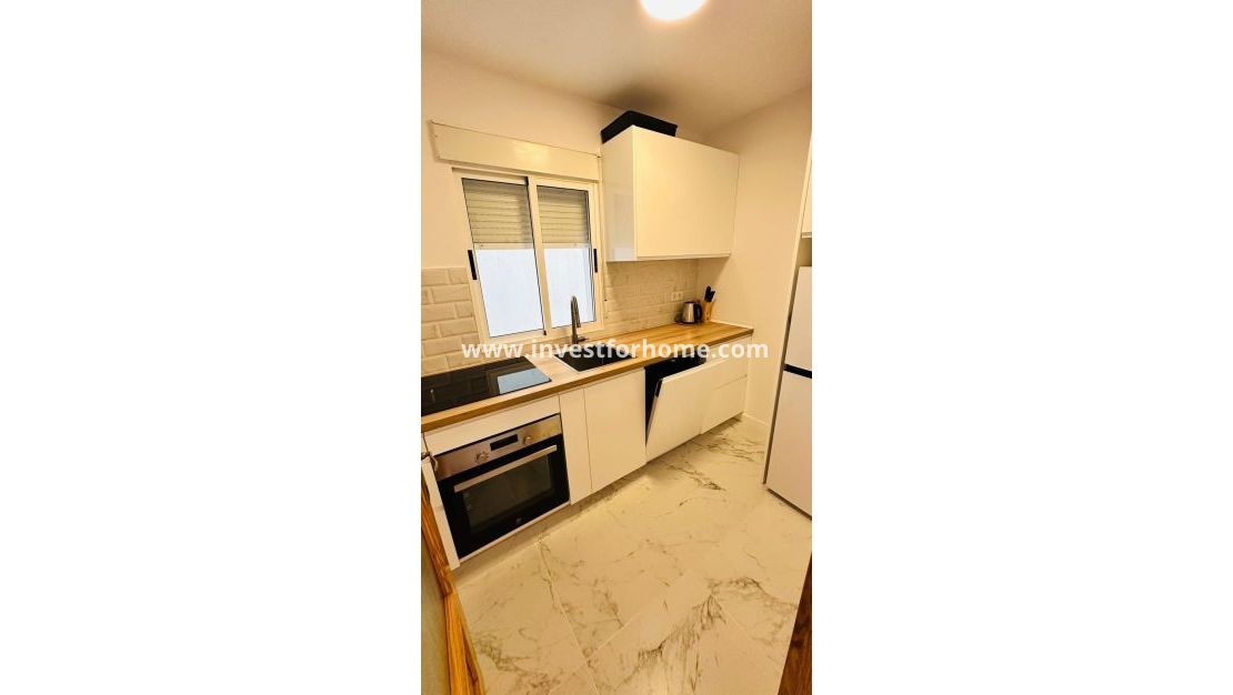 Sale - Apartment - Torrevieja - Centro