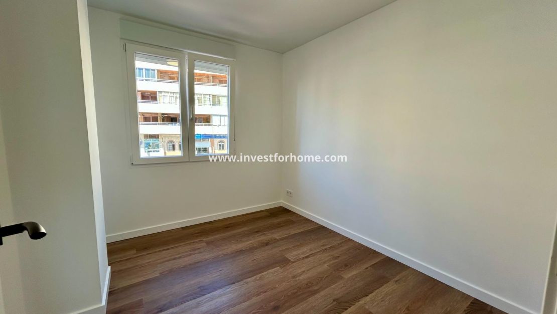 Sale - Apartment - Torrevieja - Centro