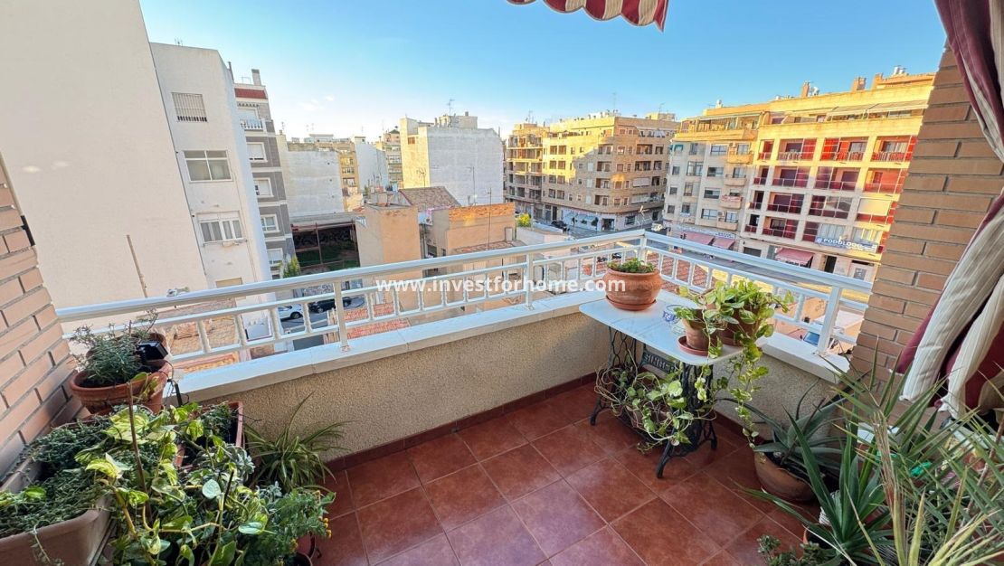 Sale - Apartment - Torrevieja - Centro
