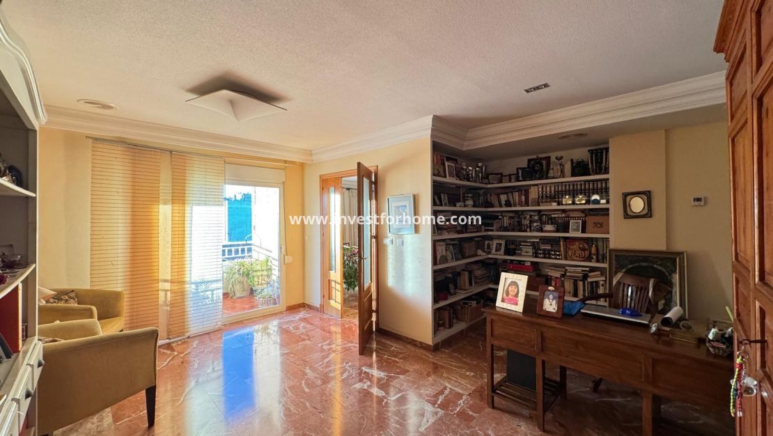 Sale - Apartment - Torrevieja - Centro