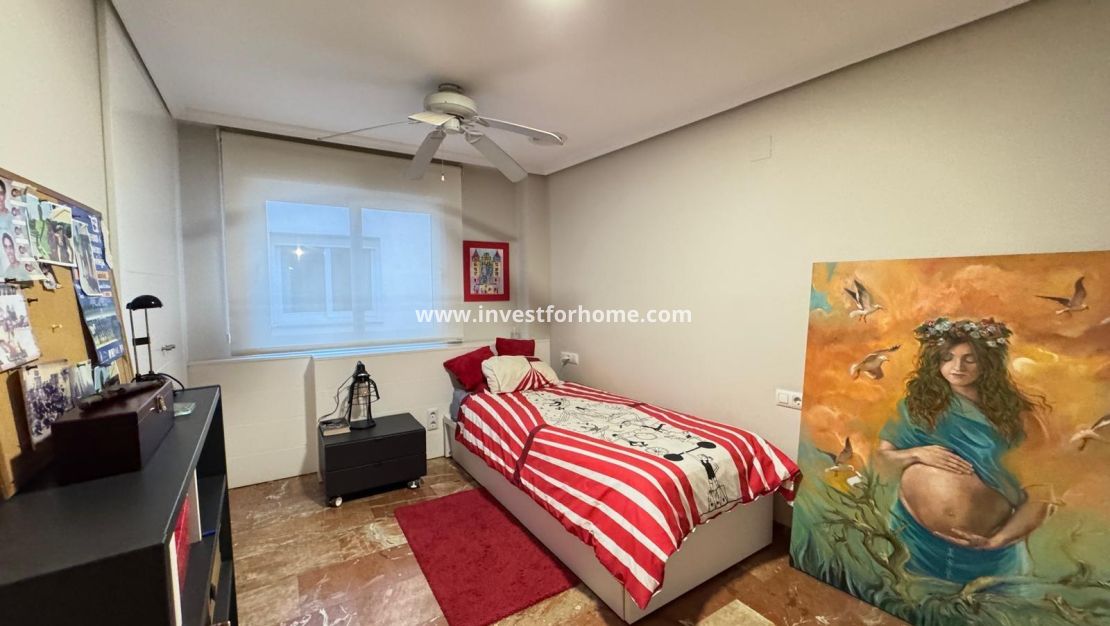 Sale - Apartment - Torrevieja - Centro