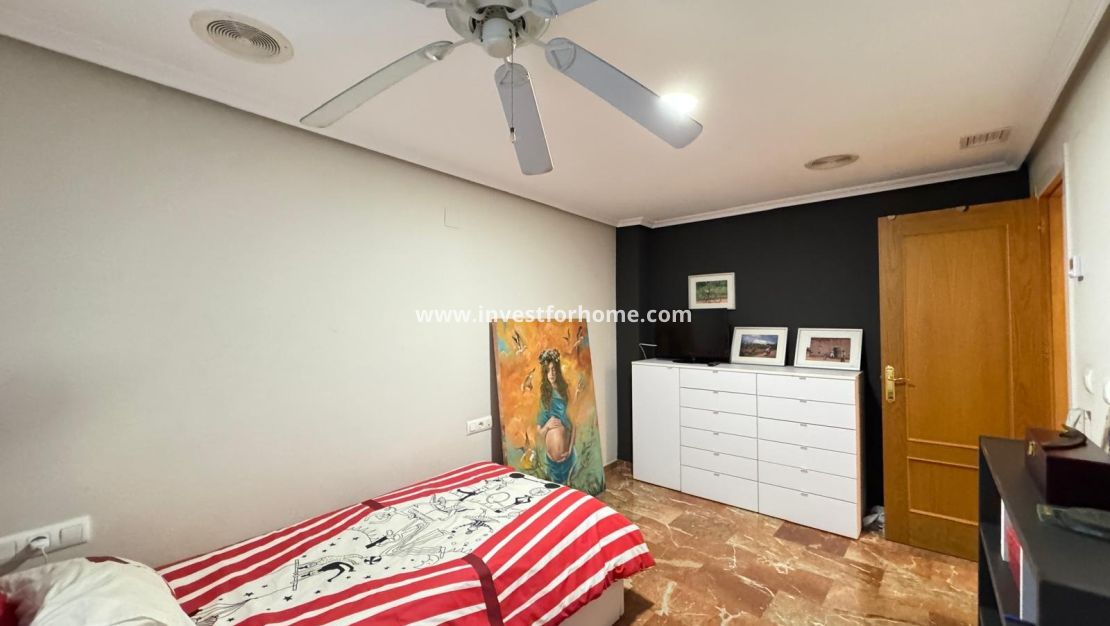 Sale - Apartment - Torrevieja - Centro