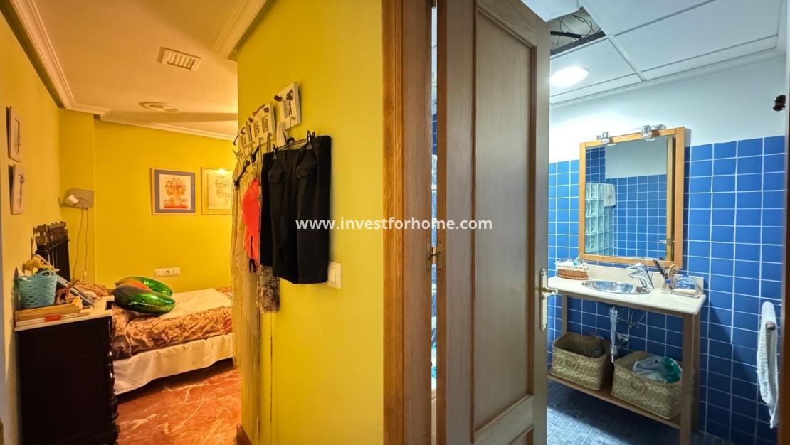 Sale - Apartment - Torrevieja - Centro