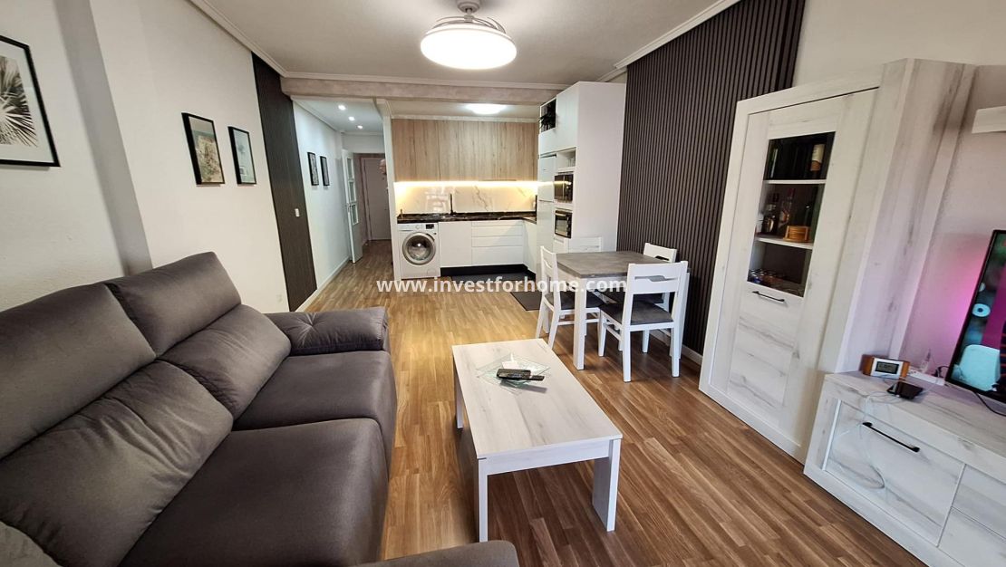 Sale - Apartment - Torrevieja - Centro