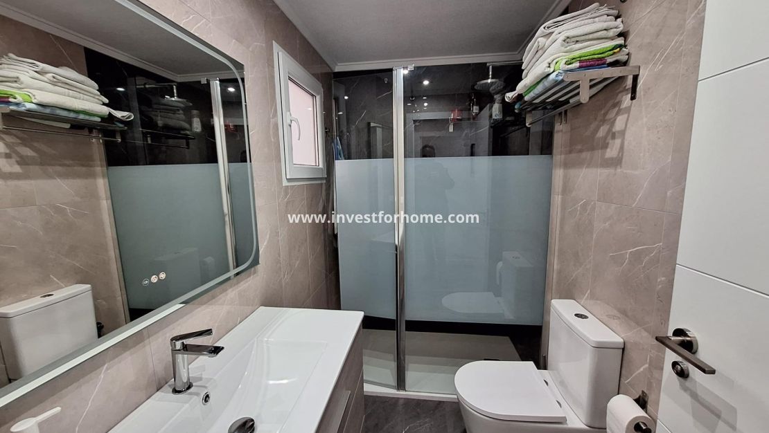 Sale - Apartment - Torrevieja - Centro
