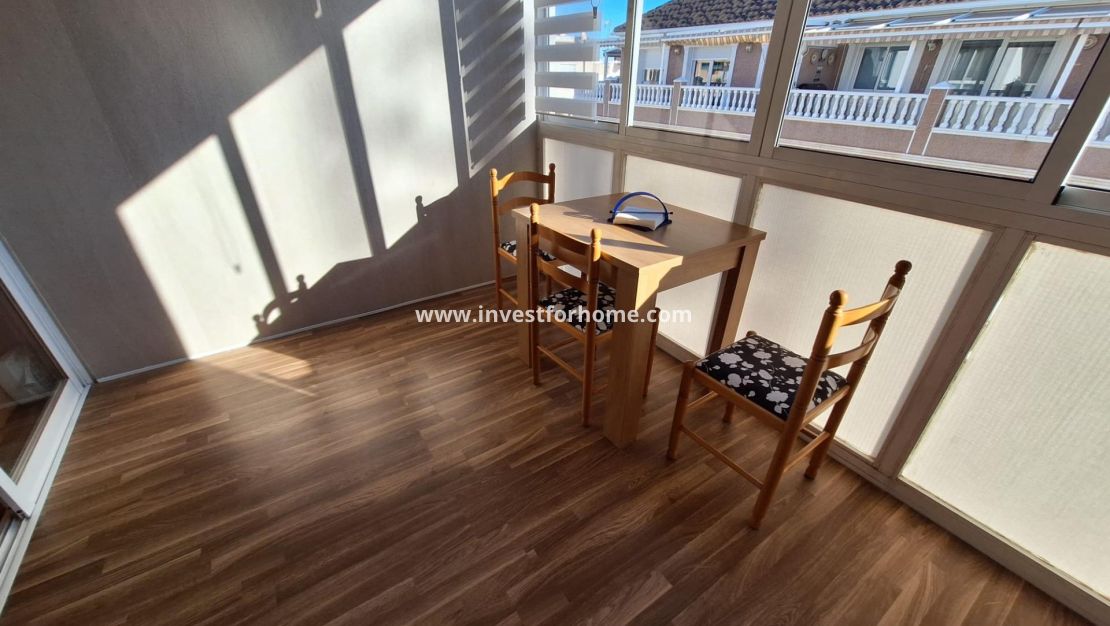 Sale - Apartment - Torrevieja - Centro