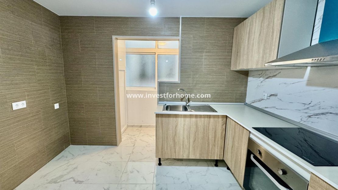 Sale - Apartment - Torrevieja - Centro