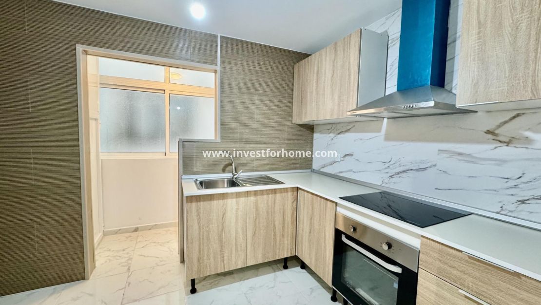 Sale - Apartment - Torrevieja - Centro