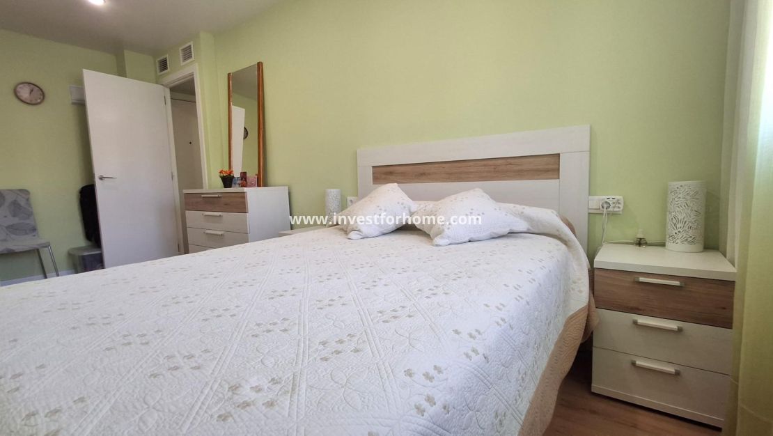 Sale - Apartment - Torrevieja - Centro