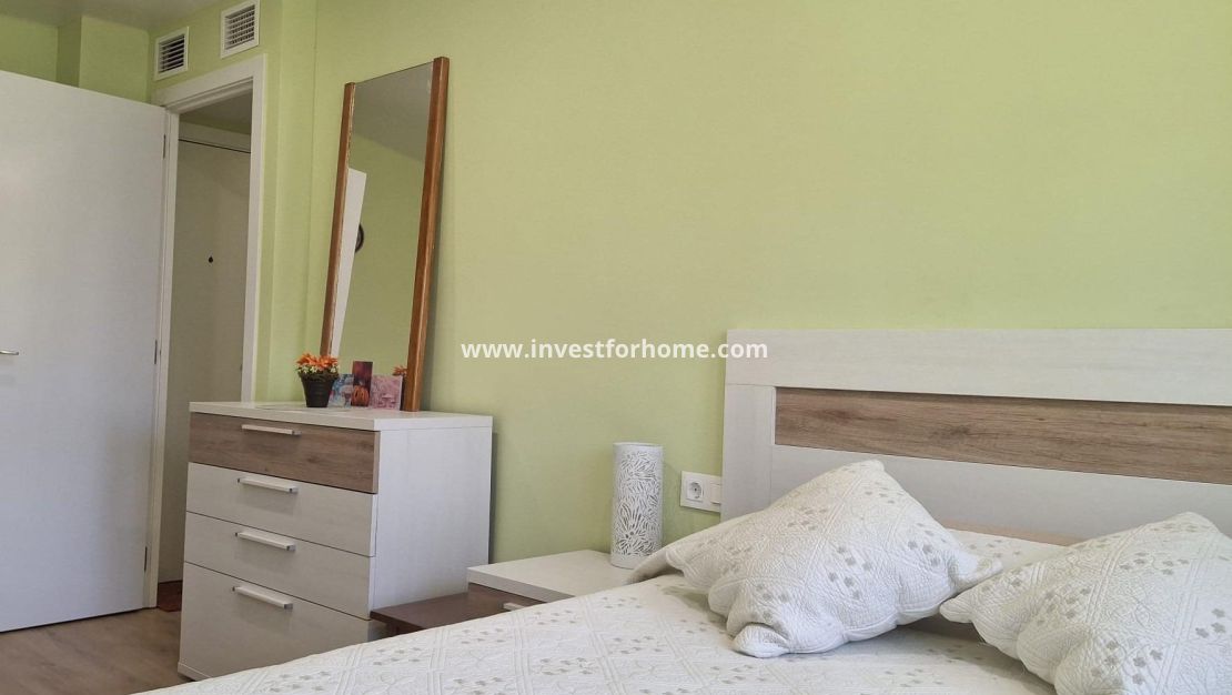 Sale - Apartment - Torrevieja - Centro