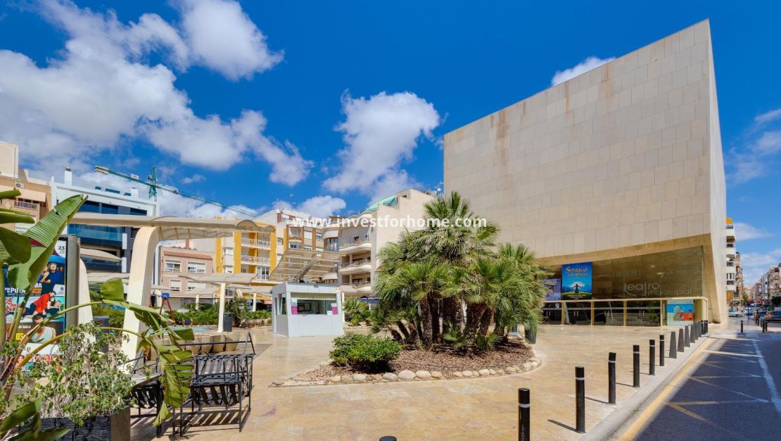 Sale - Apartment - Torrevieja - Centro
