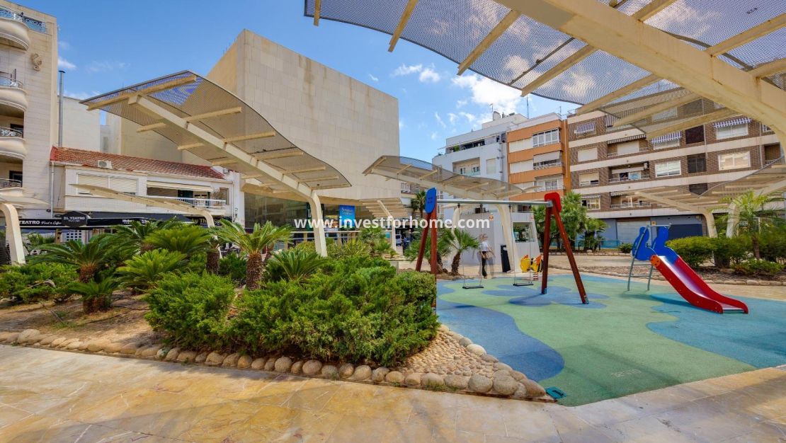 Sale - Apartment - Torrevieja - Centro