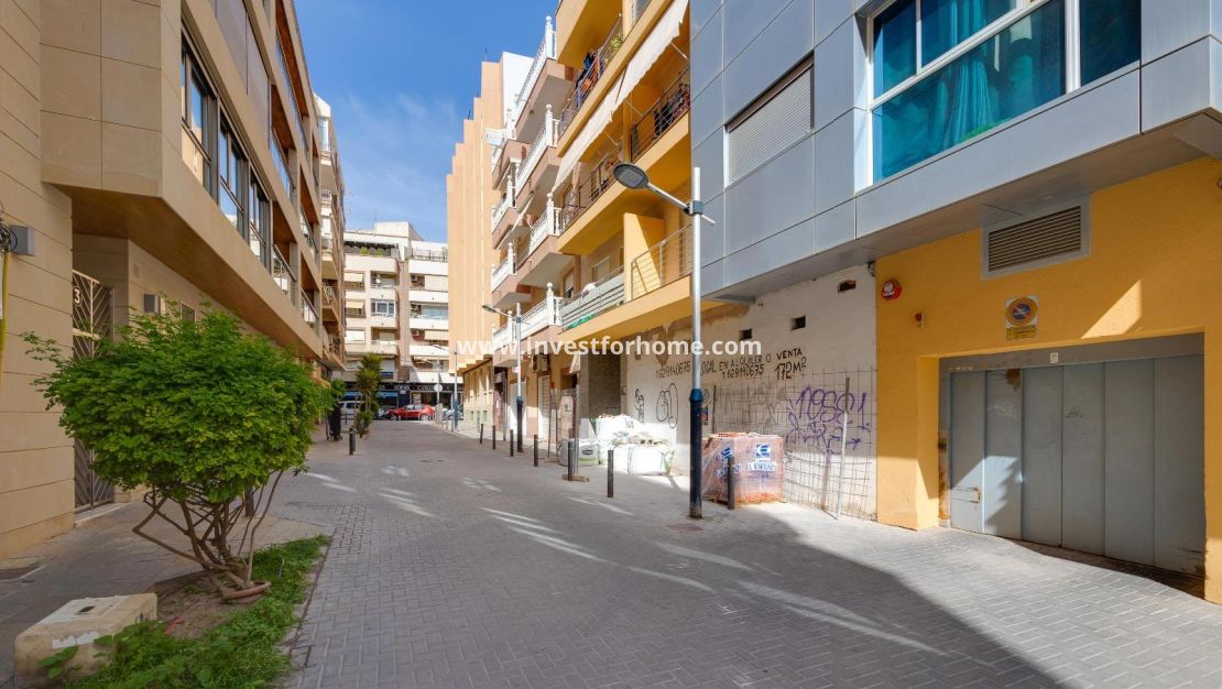 Sale - Apartment - Torrevieja - Centro