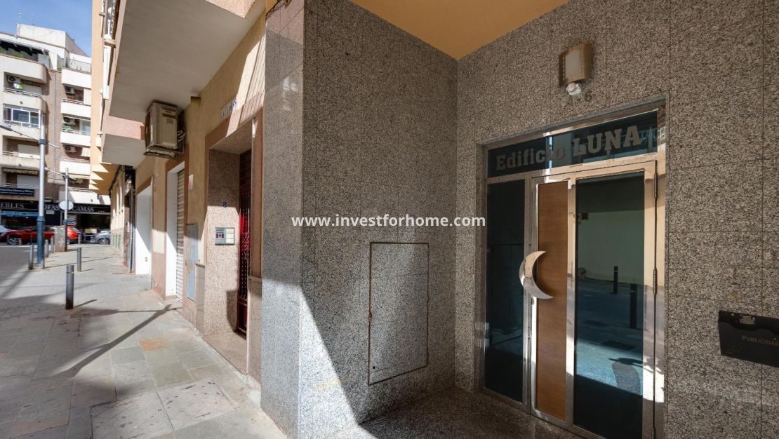 Sale - Apartment - Torrevieja - Centro